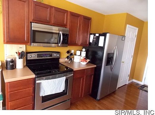5th image of 880 Foxgrove Dr