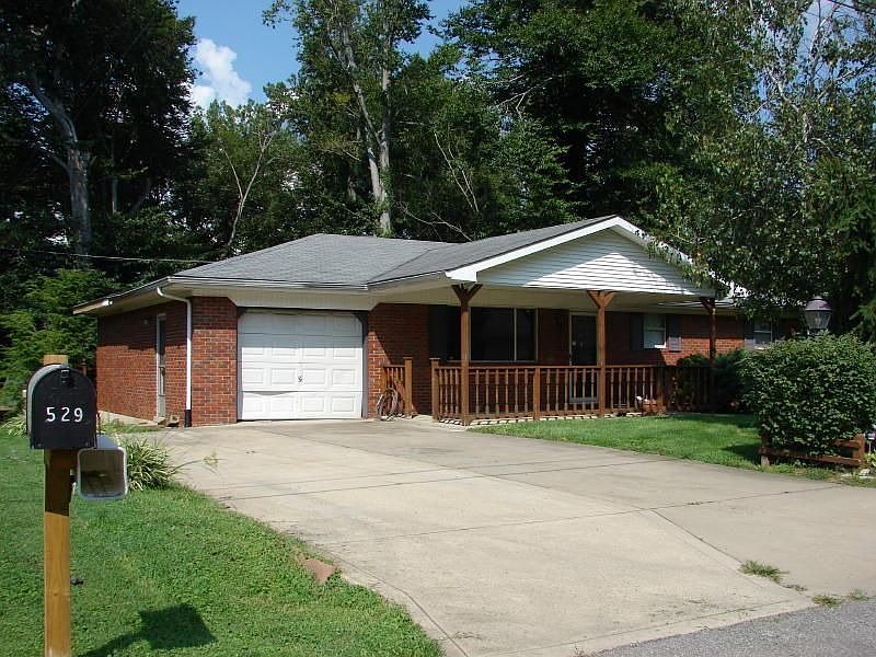 1st image of 525 W Ashby Dr