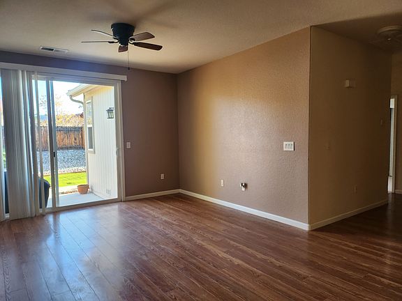 5th image of 303 Torrey Pines Dr