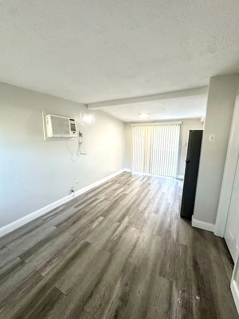 11114-11116 Taft Dr — Photo 4
