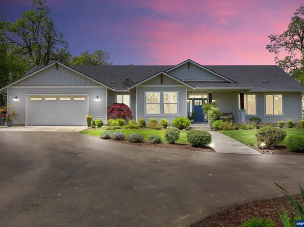8077 Highland Rd, Independence, OR 97351