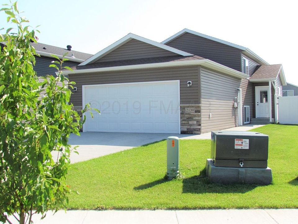 1st image of 2139 Admiral Dr W