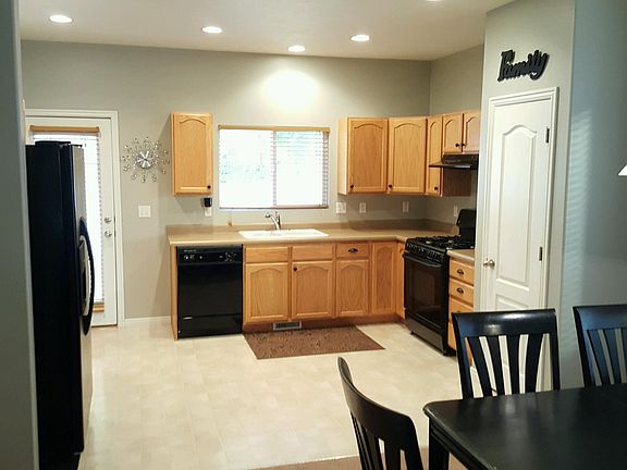 3rd image of 5466 N Lorraine Way