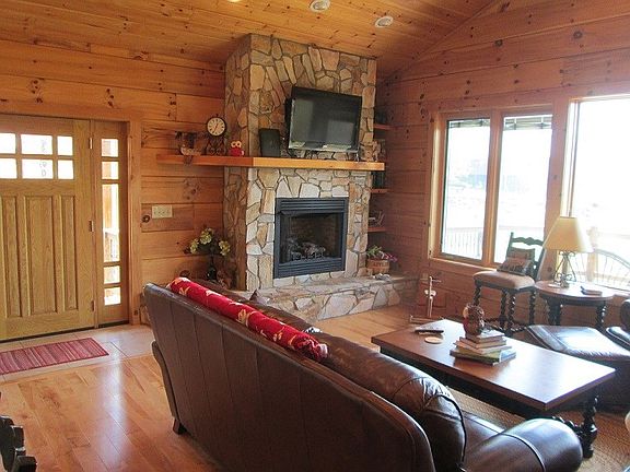 3rd image of 316 Snow Mountain Ln