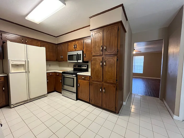 3321 Colquitt Rd — Photo 8