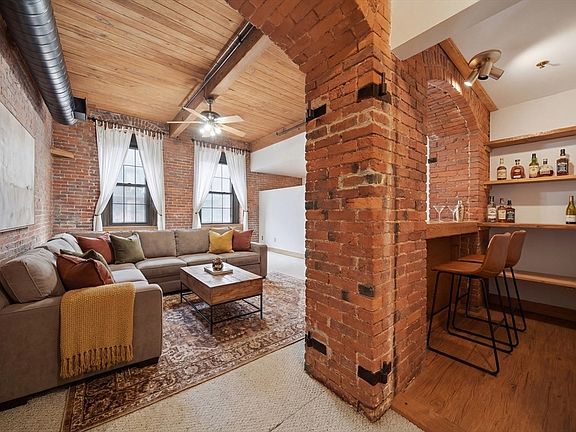 3rd image of 50 Rantoul St APT 204