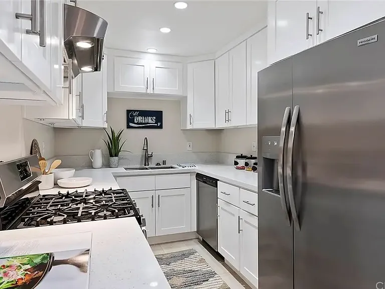 497 El Molino Ave #204 — Photo 10