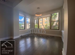 1120 N Oakley Blvd #3F, Chicago, IL 60622