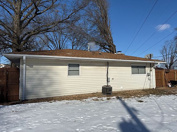 4th image of 2526 Meadowlane Dr