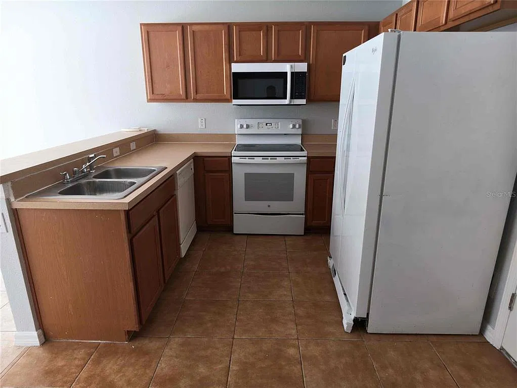 3 bed, 2.5 bath, 1495 sqft, $2,000 — Photo 4