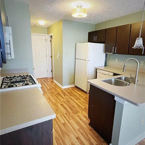 2715 Barnwood Xing — Photo 7