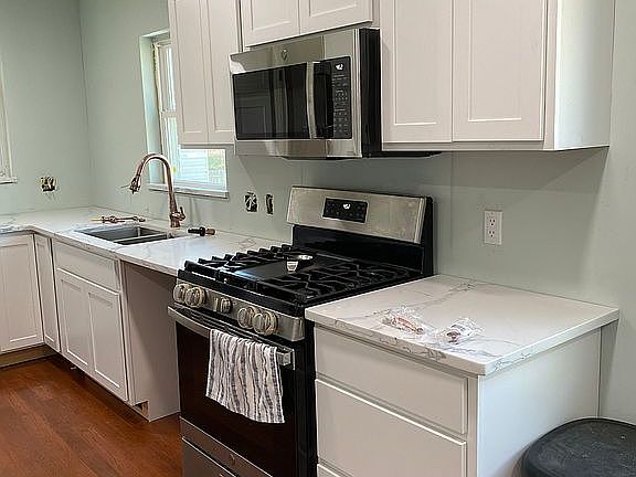 2nd image of 4122 Orchard Ln