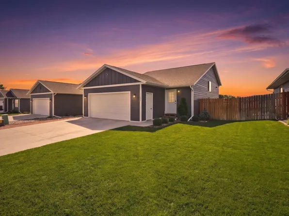 1107 Diamond Ridge Blvd, Rapid City, SD 57703