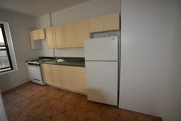 Rented by Voro, LLC | media 11