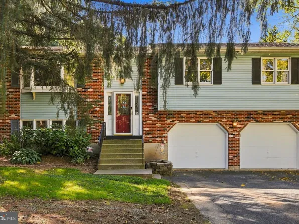 3090 Clayton St, Easton, PA 18045