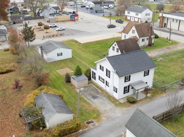 102 Cherry Aly, Carmichaels, PA 15320