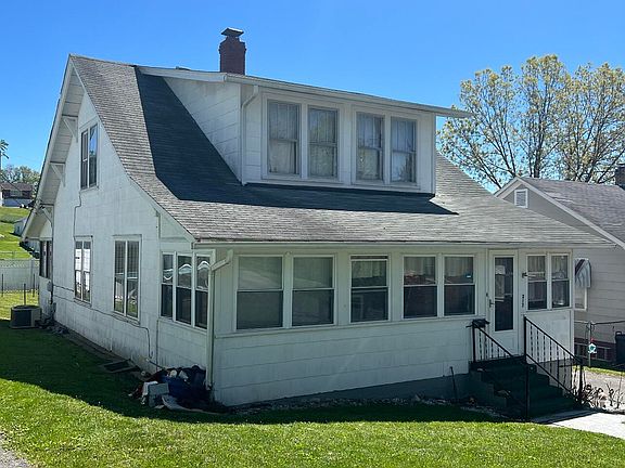 2nd image of 217 Jackson Ave