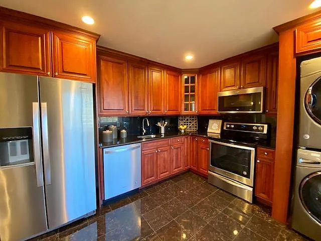 Fairfield Estates At Bohemia — Photo 8