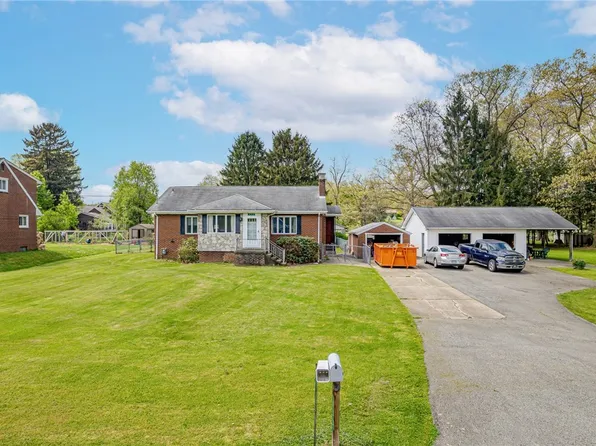 855 8th St W, Leechburg, PA 15656