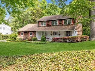 35 Edcris Ln, Huntington, NY 11743