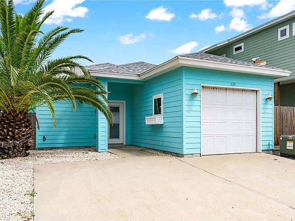 2nd image of 225 Port Lavaca St