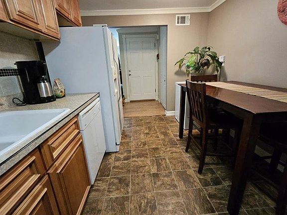 4th image of 309 North St APT 28