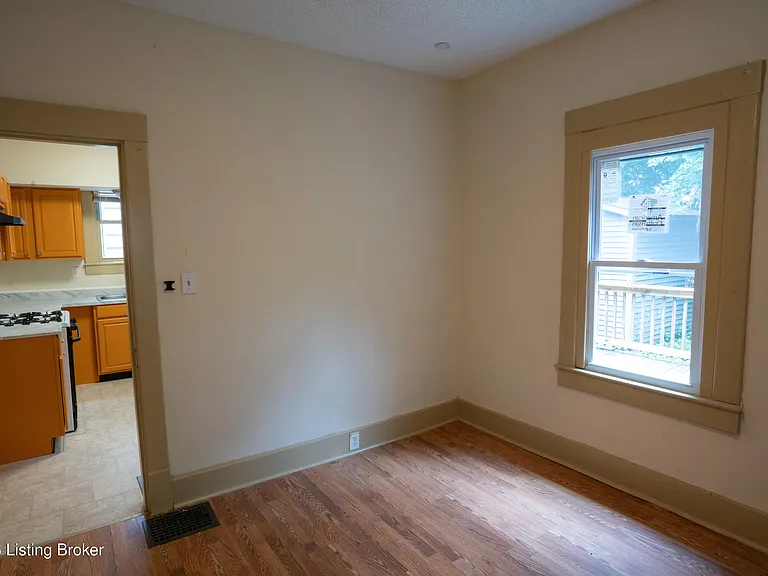 504 Montana Ave — Photo 21