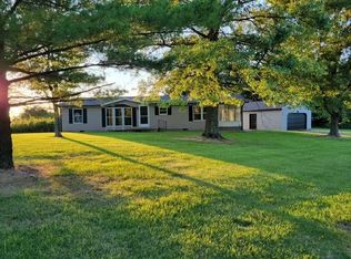 3975 S 700 W, Owensville, IN 47665