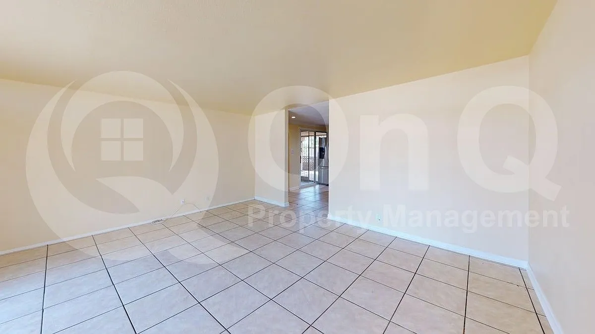 2 bed, 1.0 bath, 1033 sqft, $1,525 — Photo 4