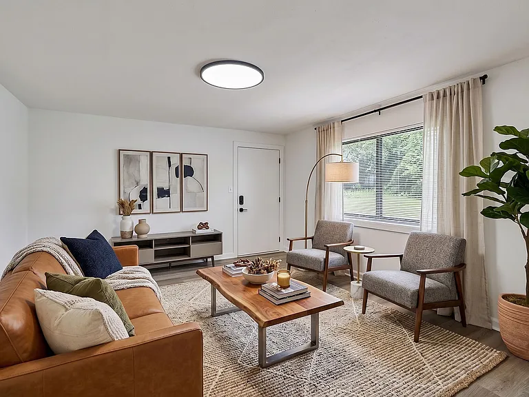 2535 Lysle Ln #1B — Photo 3