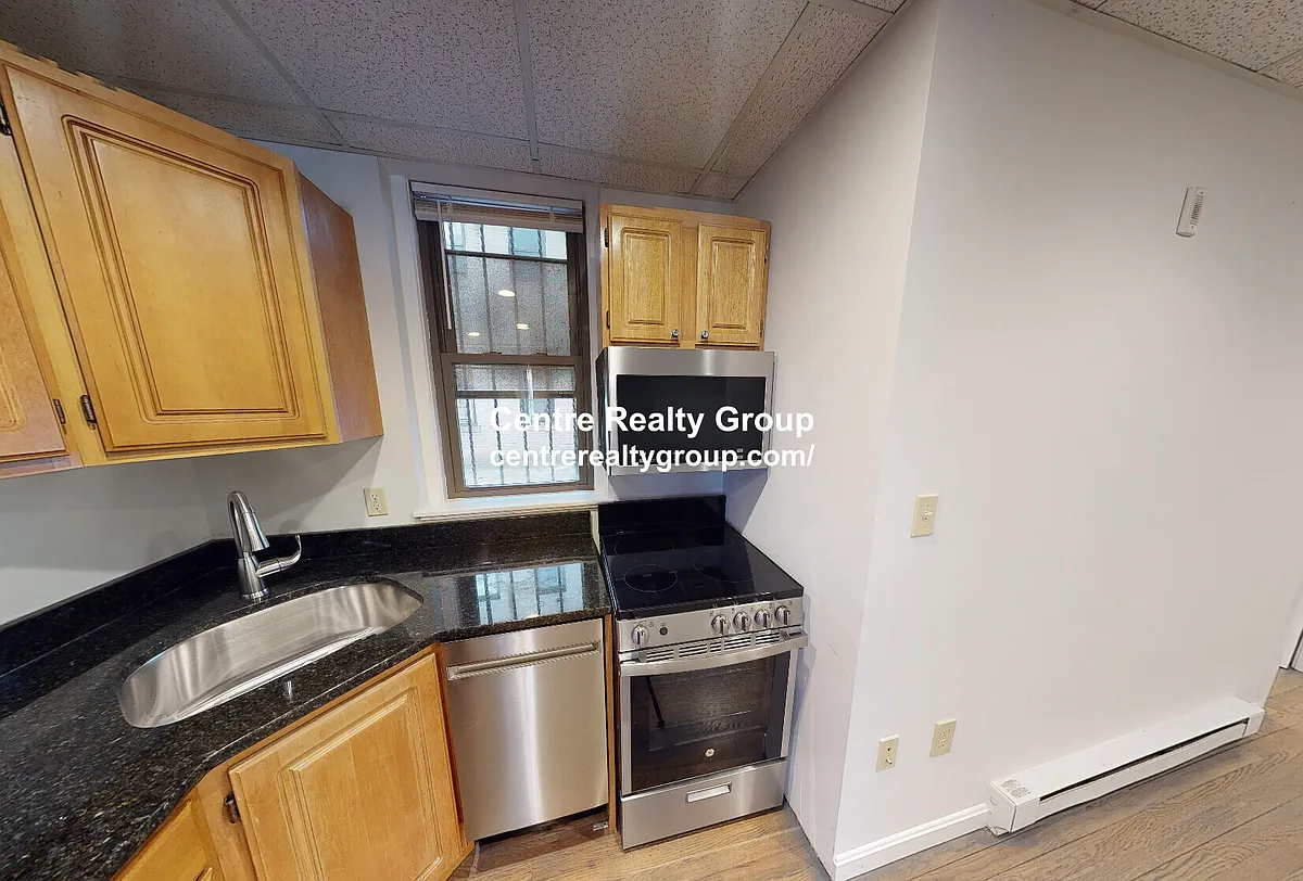 Building Photo - 77 Park Dr #B