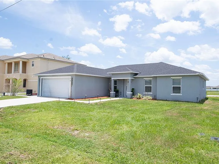 16 Alicante Ct — Photo 2