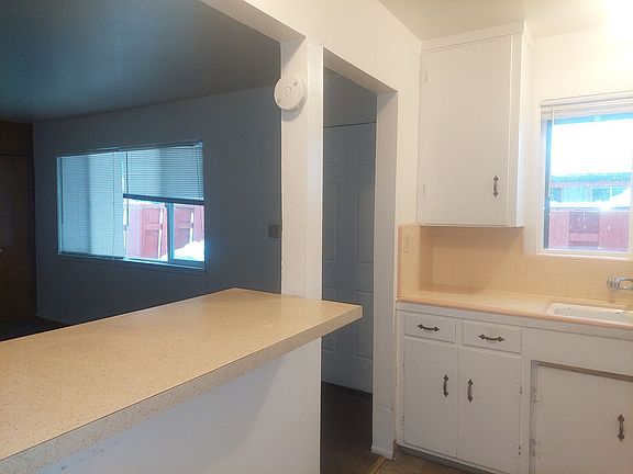5th image of 881-883 Modesto Ave #7