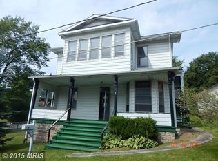6 N 1st St, Oakland, MD 21550
