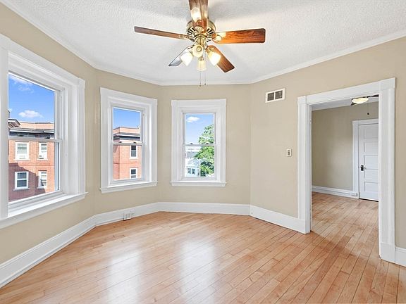 4th image of 15 Lynde St APT 26