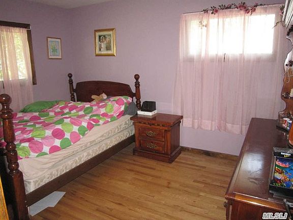 5th image of 36 Topaz Dr