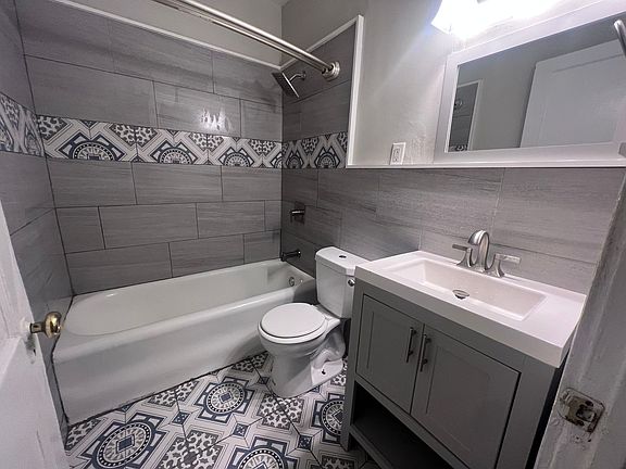 4th image of 856 Ponce De Leon Ave NE APT 3