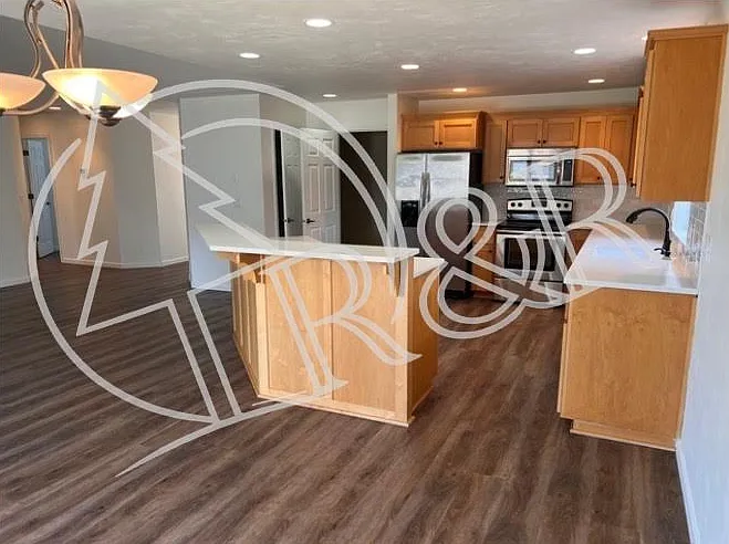 3 bed, 1466 sqft, $2,495 — Photo 4