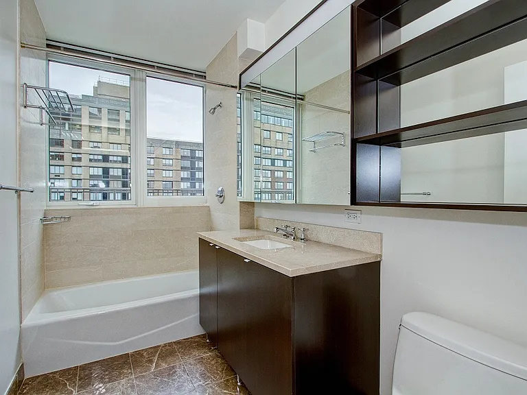 215 E 96th St #31D — Photo 6