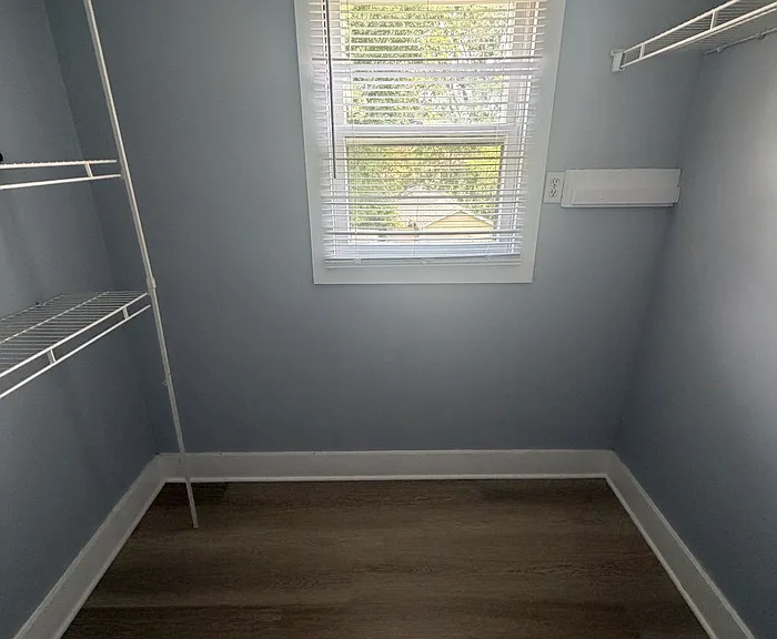 427 N Riley Ave — Photo 8