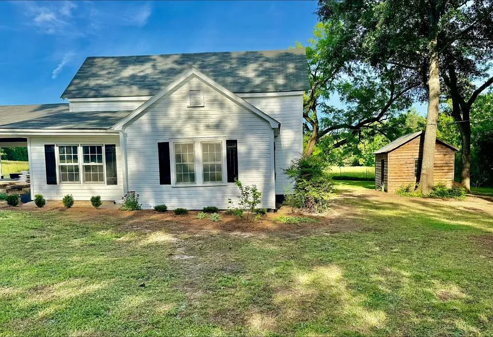 23504 Highway 221 N