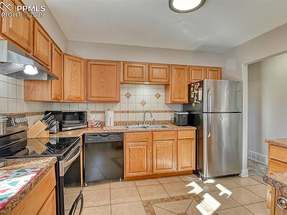 4th image of 2758 Ferber Dr