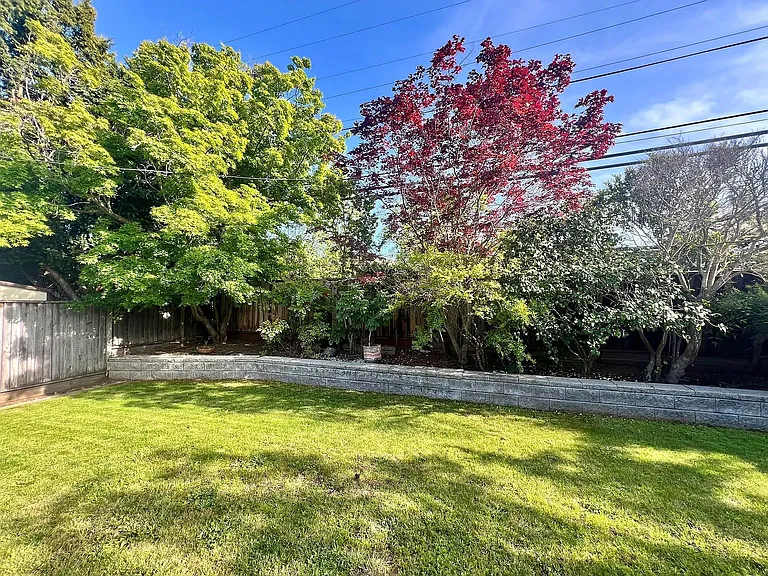 6610 Canterbury Ct — Photo 37
