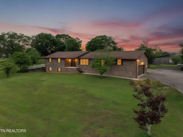 3520 Peppermint Hills Dr, Maryville, TN 37804