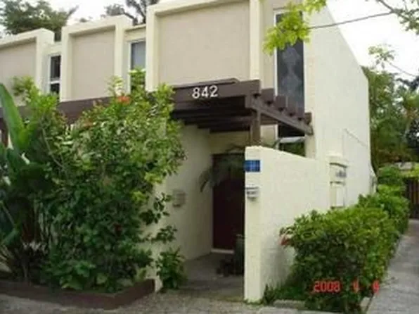 842 NE 20th Dr, Wilton Manors, FL 33305