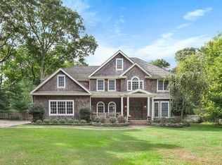 26 Gardiners Path, Sag Harbor, NY 11963