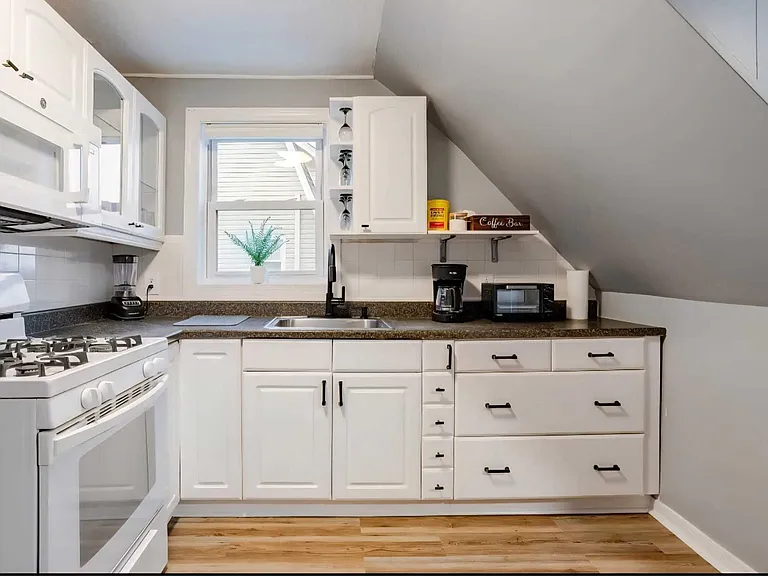 108 E Gibbons St #2 — Photo 2