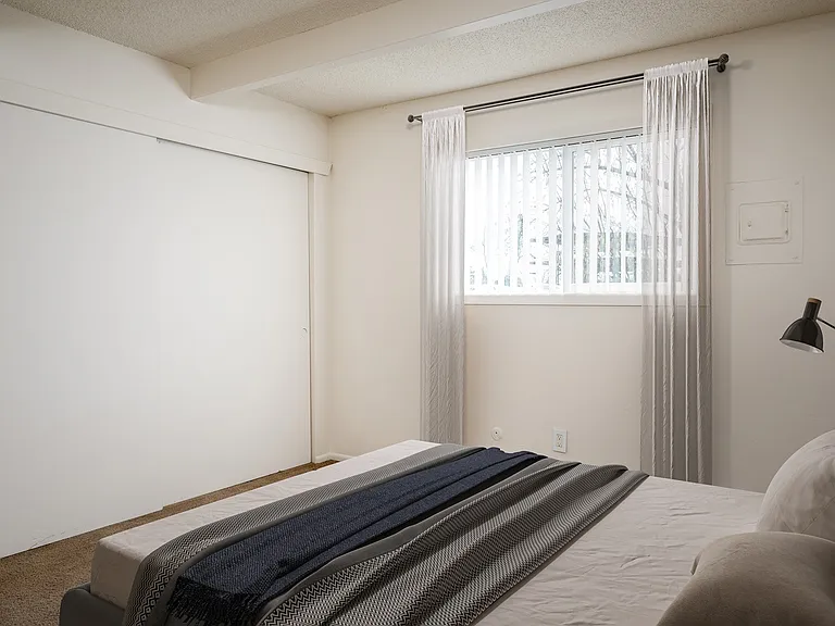 The Scholls Apartments — Photo 6