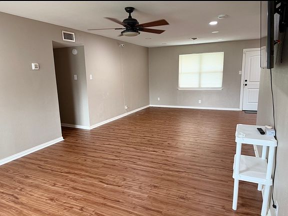 3rd image of 4650 Sierra Madre Dr