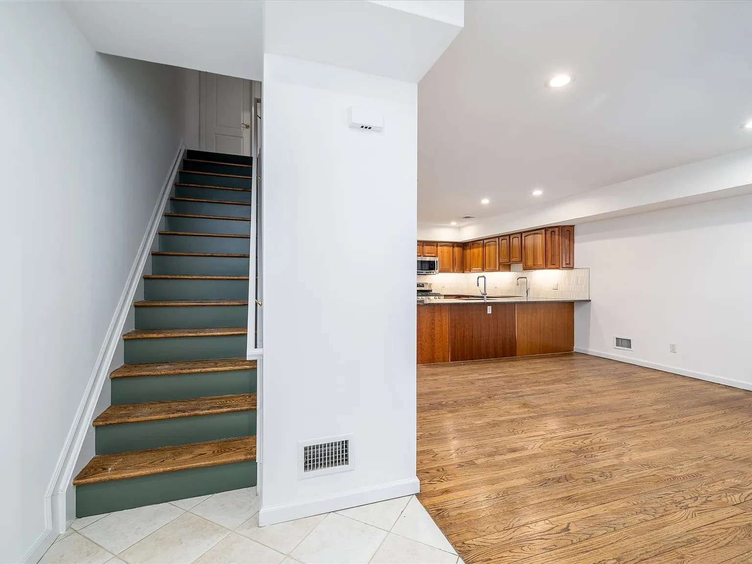 2 bed, 2.5 bath, 1500 sqft, $4,800 — Photo 4
